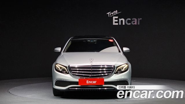 Mercedes-Benz E-Class E300 4MATIC Exclusive