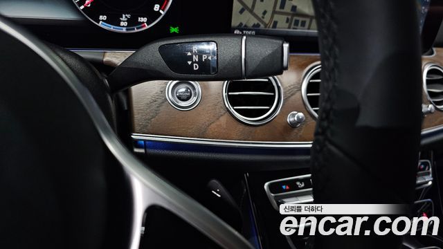 Mercedes-Benz E-Class E300 4MATIC Exclusive