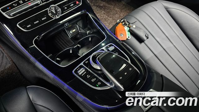 Mercedes-Benz E-Class E300 4MATIC Exclusive