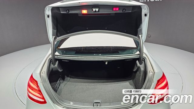 Mercedes-Benz E-Class E300 4MATIC Exclusive