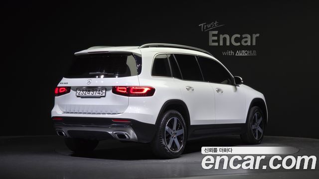 Mercedes-Benz GLB-Class GLB220