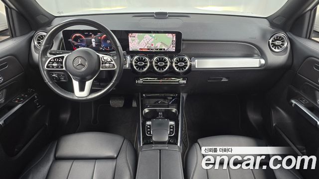 Mercedes-Benz GLB-Class GLB220
