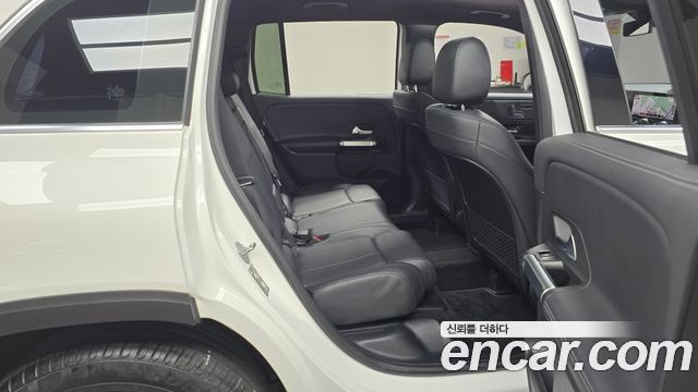 Mercedes-Benz GLB-Class GLB220