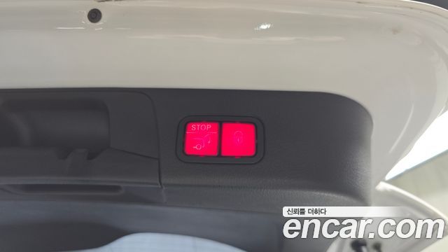 Mercedes-Benz GLB-Class GLB220