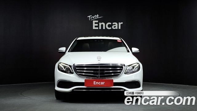 Mercedes-Benz E-Class E300 4MATIC Exclusive
