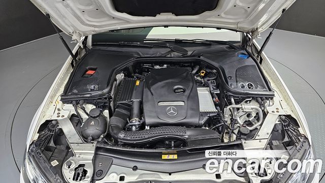 Mercedes-Benz E-Class E300 4MATIC Exclusive