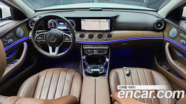 Mercedes-Benz E-Class E300 4MATIC Exclusive