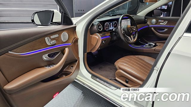 Mercedes-Benz E-Class E300 4MATIC Exclusive