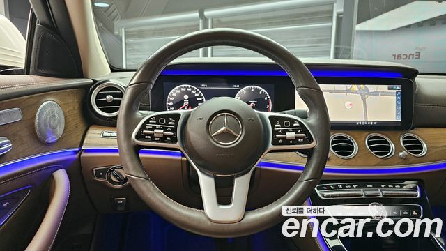 Mercedes-Benz E-Class E300 4MATIC Exclusive