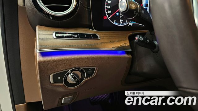 Mercedes-Benz E-Class E300 4MATIC Exclusive