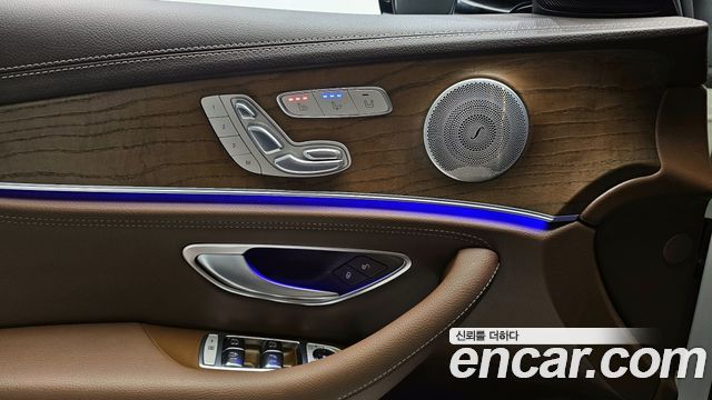 Mercedes-Benz E-Class E300 4MATIC Exclusive