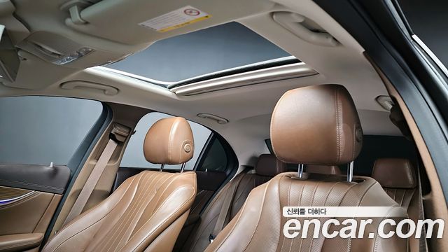 Mercedes-Benz E-Class E300 4MATIC Exclusive