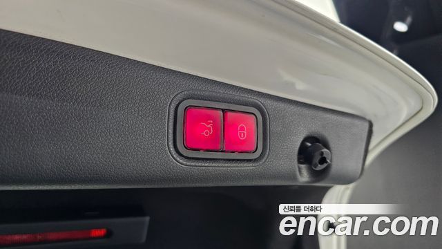 Mercedes-Benz E-Class E300 4MATIC Exclusive