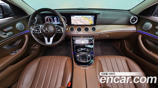 Mercedes-Benz E-Class E300 4MATIC Exclusive