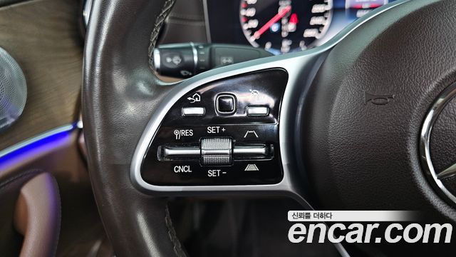 Mercedes-Benz E-Class E300 4MATIC Exclusive