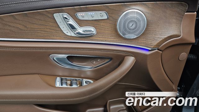 Mercedes-Benz E-Class E300 4MATIC Exclusive