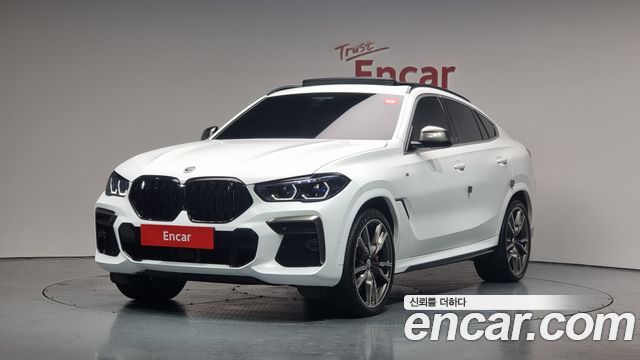 BMW X6 M50i