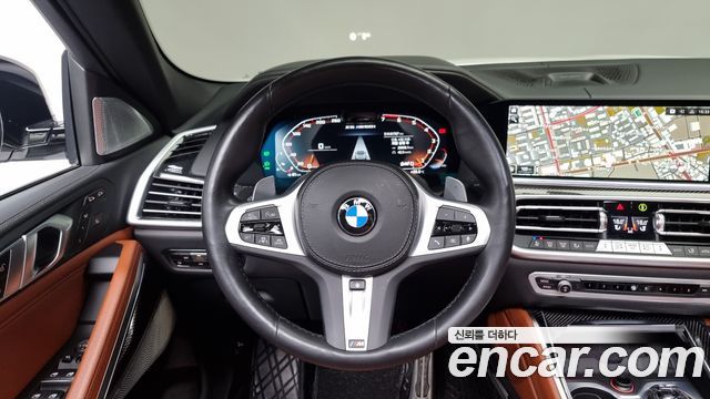BMW X6 M50i