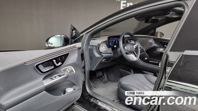 Mercedes-Benz EQE EQE350+