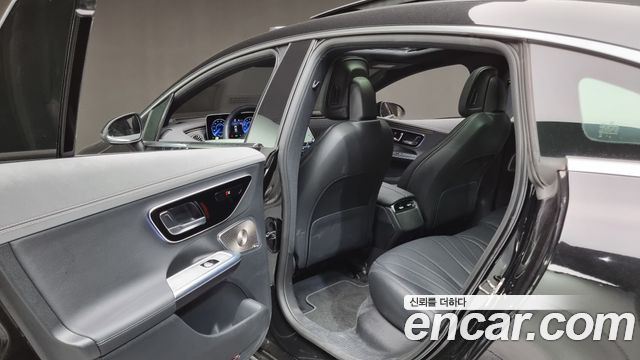 Mercedes-Benz EQE EQE350+