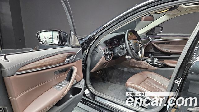 BMW 5-Series 530i Luxury