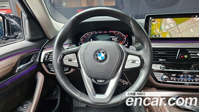 BMW 5-Series 530i Luxury