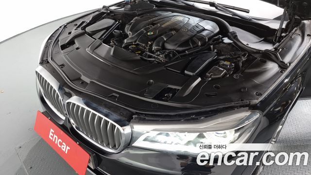 BMW 7-Series 750Li xDrive Luxury
