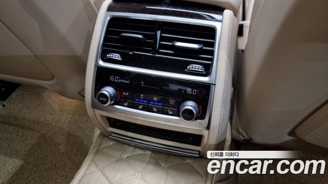 BMW 7-Series 750Li xDrive Luxury