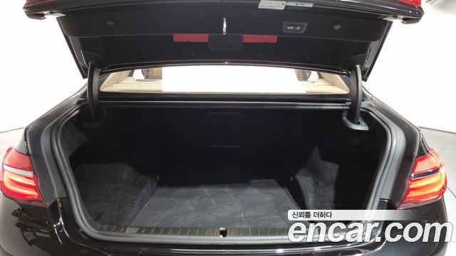 BMW 7-Series 750Li xDrive Luxury