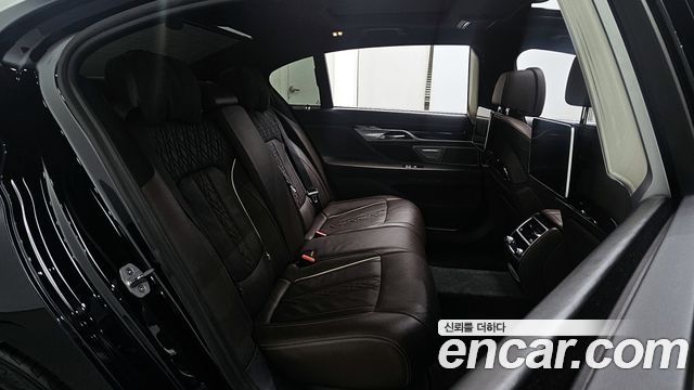 BMW 7-Series 740Li xDrive M Sport Package