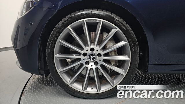 Mercedes-Benz E-Class E350 4MATIC AMG Line