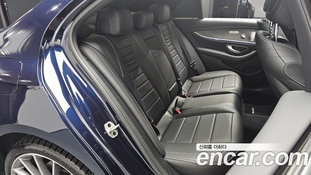 Mercedes-Benz E-Class E350 4MATIC AMG Line