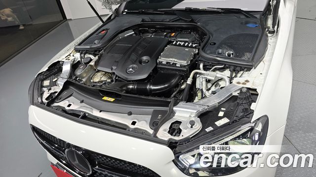 Mercedes-Benz E-Class E220d 4MATIC AMG Line