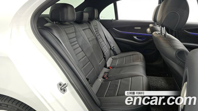Mercedes-Benz E-Class E220d 4MATIC AMG Line