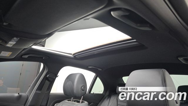 Mercedes-Benz E-Class E220d 4MATIC AMG Line