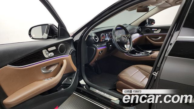 Mercedes-Benz E-Class E300 AV Intelligent Drive