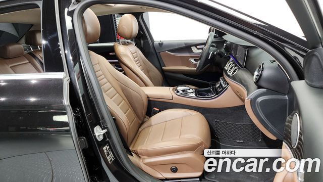 Mercedes-Benz E-Class E300 AV Intelligent Drive