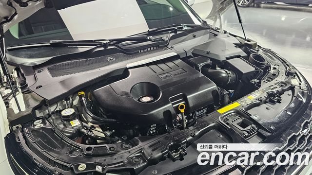 Land Rover Range Rover Evoque D180 Launch Edition