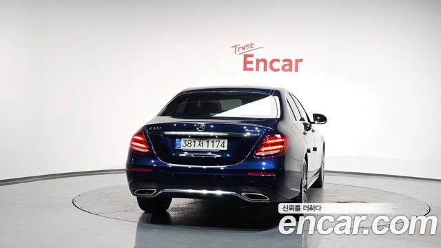 Mercedes-Benz E-Class E300 4MATIC AMG Line