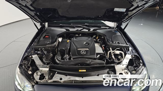 Mercedes-Benz E-Class E300 4MATIC AMG Line