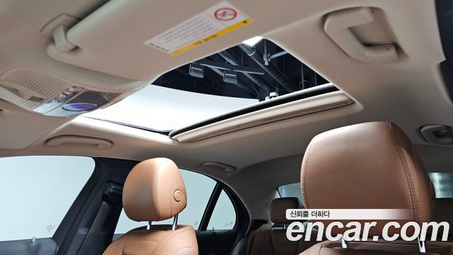 Mercedes-Benz E-Class E300 4MATIC AMG Line