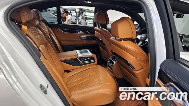 BMW 7-Series 740i M Sport