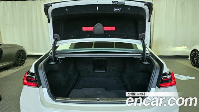 BMW 7-Series 740i M Sport