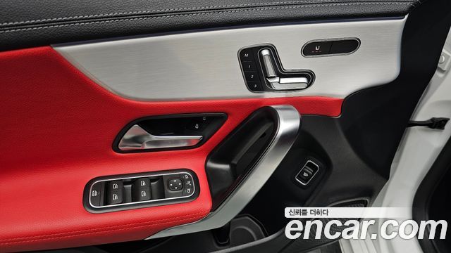 Mercedes-Benz CLA-Class CLA250 4MATIC