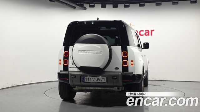 Land Rover Defender 110 P300 X-Dynamic SE
