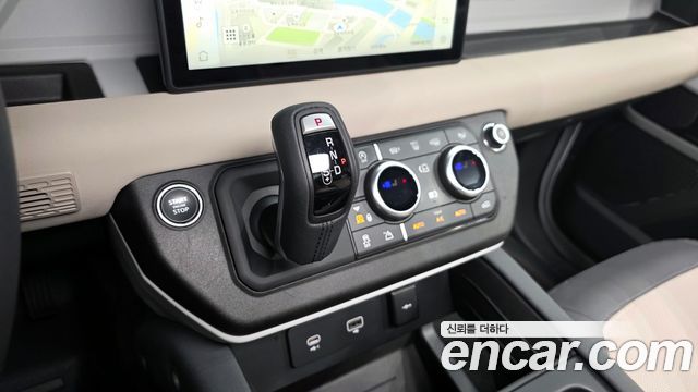 Land Rover Defender 110 P300 X-Dynamic SE