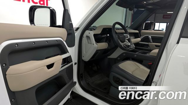 Land Rover Defender 110 P300 X-Dynamic SE