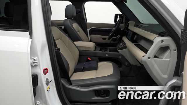 Land Rover Defender 110 P300 X-Dynamic SE