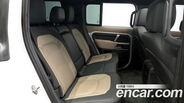 Land Rover Defender 110 P300 X-Dynamic SE