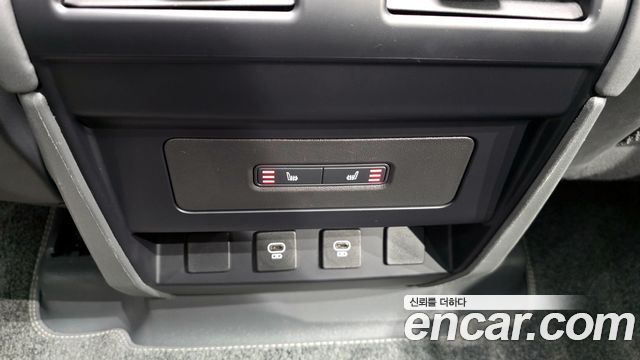 Land Rover Defender 110 P300 X-Dynamic SE
